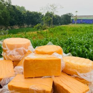 Bulk Cheddar Cheese – Industrial Dairy Ingredient for Bakery & Food Manufacturing